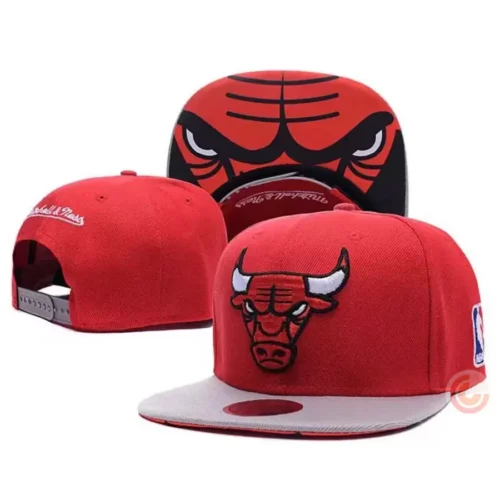 Бейсболка с прямым козырьком Chicago Bulls ( Чикаго Буллз) — фото 1 Бейсболка с прямым козырьком Chicago Bulls ( Чикаго Буллз)