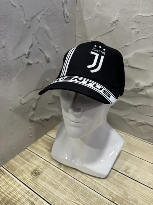 Мягкая бейсболка Футбольный клуб Juventus Ювентус