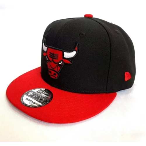 Бейсболка с прямым козырьком Chicago Bulls ( Чикаго Буллз) — фото 2 Бейсболка с прямым козырьком Chicago Bulls ( Чикаго Буллз)